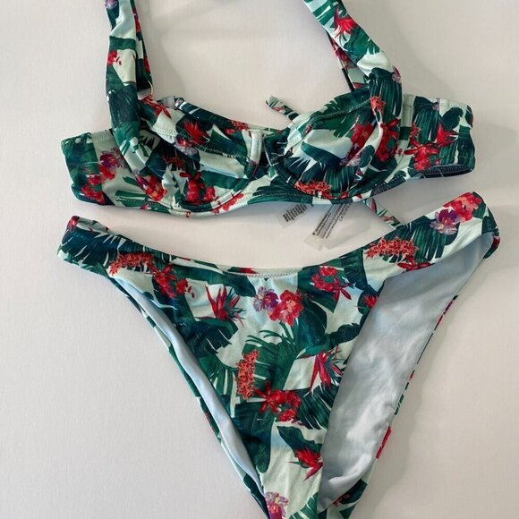 Victoria's Secret Bikini top and bottom - Picture 5 of 10